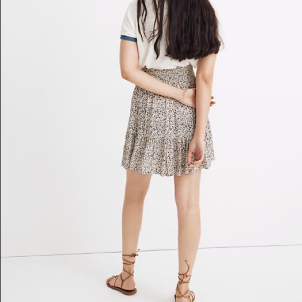 NWOT MW Tie-Waist Tiered Mini Skirt in Fieldwalk